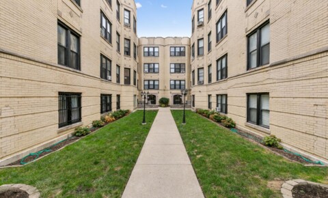 Apartments Near NLU The Dickens Courtyard for National-Louis University Students in Chicago, IL