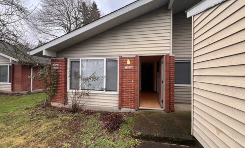 Apartments Near Western Seminary MOVE IN SPECIAL Two-Bedroom Duplex in Central Location for Western Seminary Students in Portland, OR