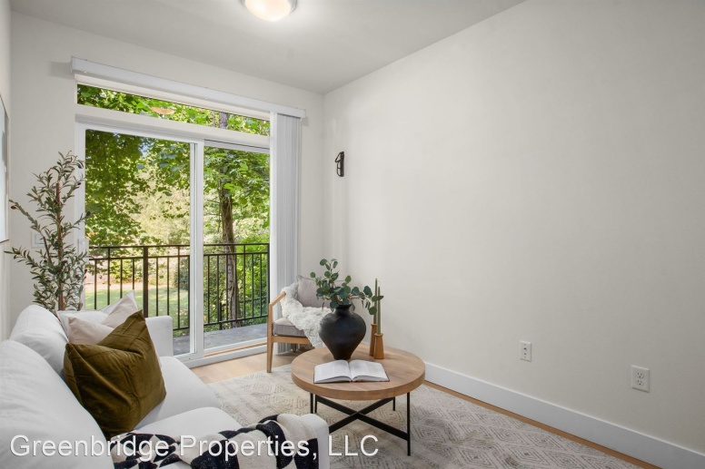Easy Access to Urban Living | W&D In-Unit | Modern Living in Multnomah Village!