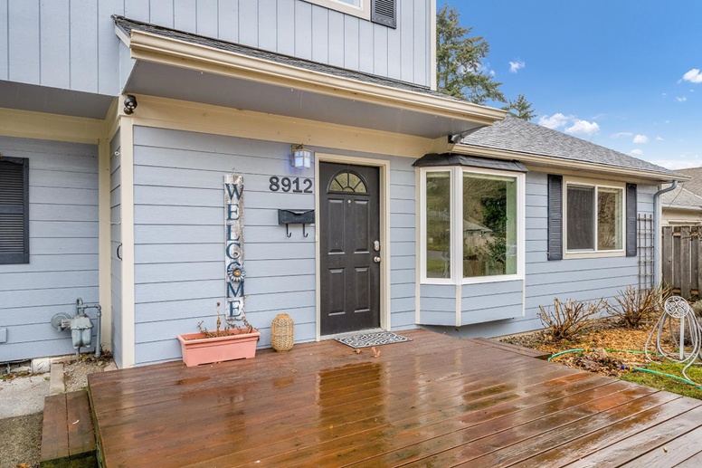 Spacious & updated Madison South home with big yard