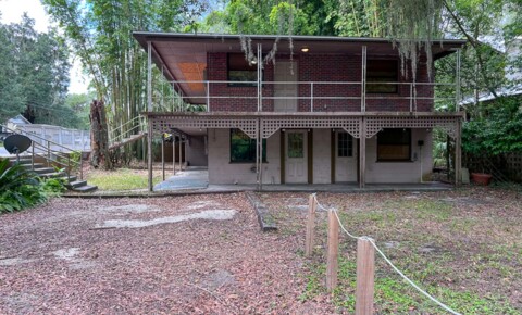 Houses Near Santa Fe 5-Bedroom House off University Ave - Available NOW! for Santa Fe College Students in Gainesville, FL