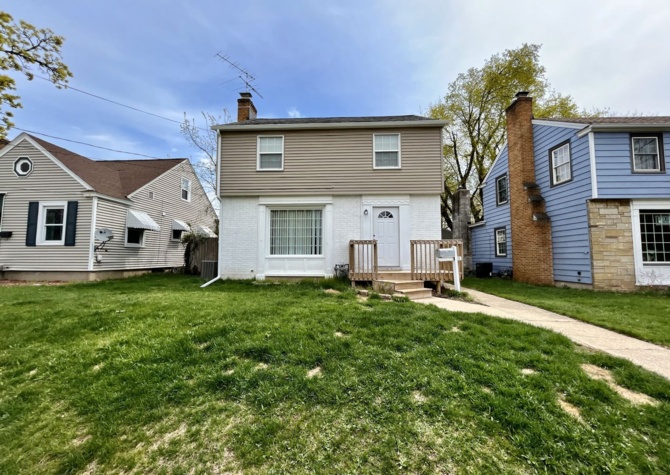 Houses Near Three Bedroom Home in Southeast Grand Rapids