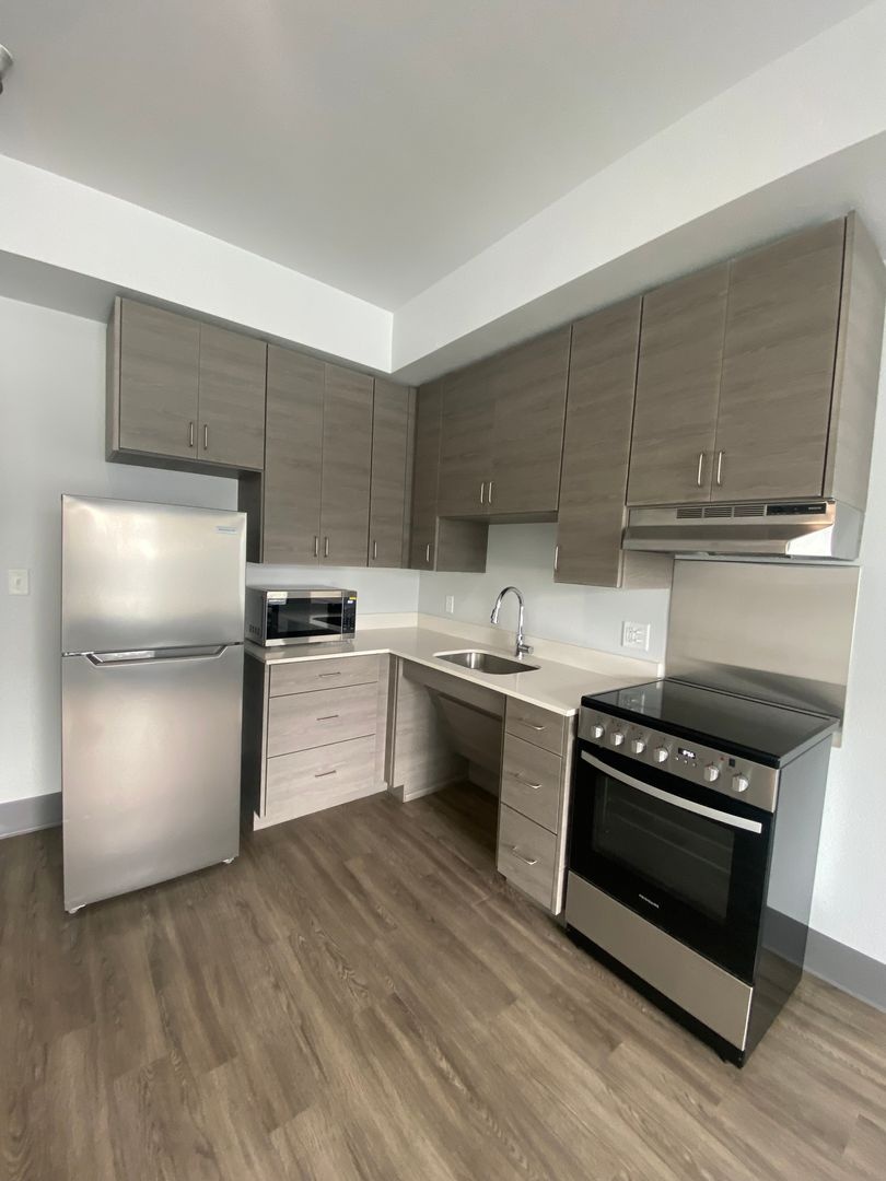 ADA Friendly Unit in Beautifully Renovated Complex