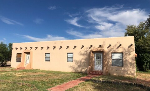 Houses Near Sul Ross 201 E Ave B for Sul Ross State University Students in Alpine, TX