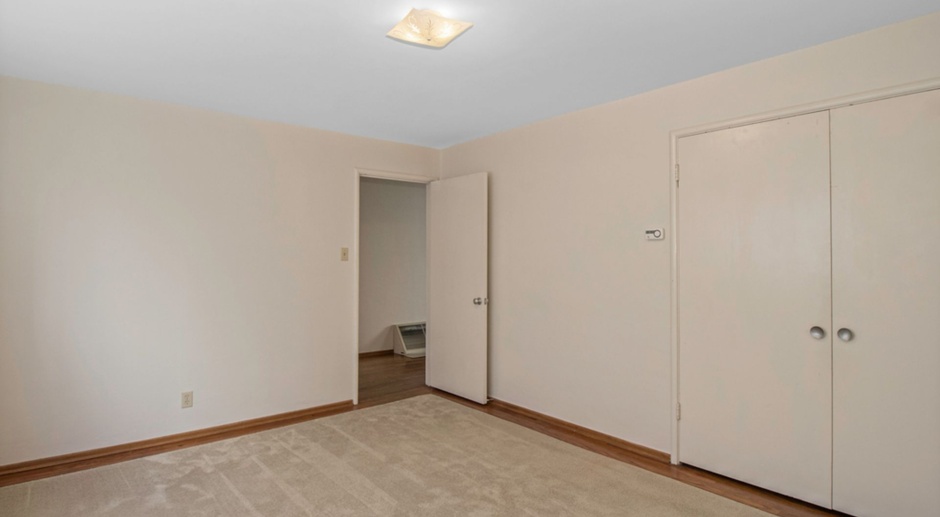 2145 Santa Clara Ave #B - 1 bedroom | 1 bath | Lower unit 