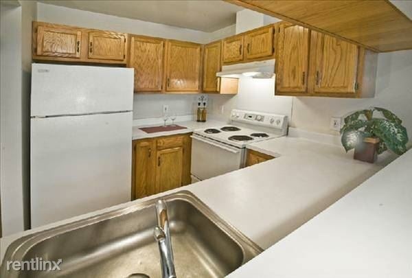 Lovely 1 Bedroom Apartment - Laundry - 1 Parking Space - Tarrytown