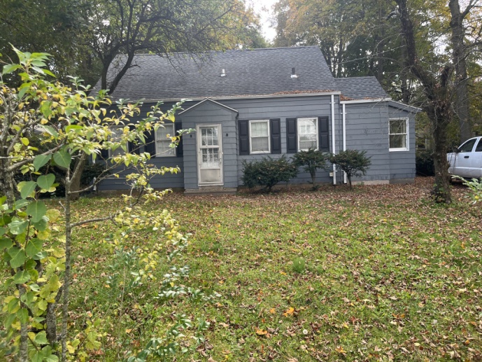 Completely Renovated 4 bedroom 2 full baths home across from Southern CT State University