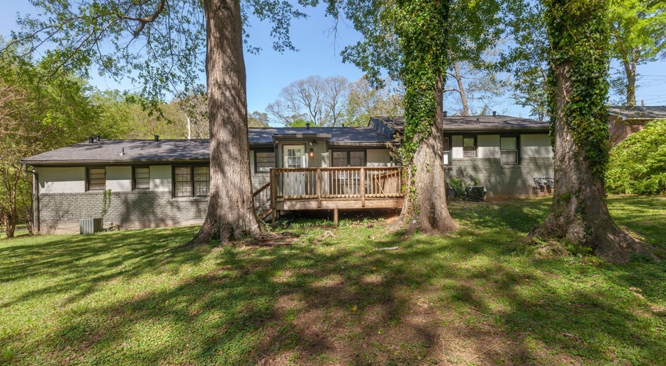 Beautifully Renovated 2/1 w/ Large Deck & 1 mi. From Woodward Academy!