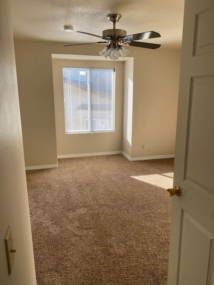 One bedroom with a balcony AND washer & dryer hook-ups!