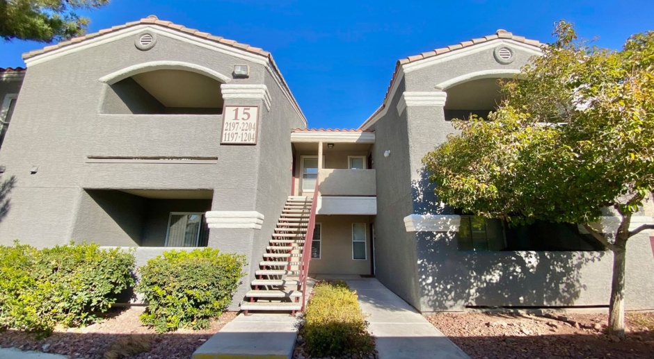 ADORABLE DOWNSTAIRS CONDO UNIT 1 BEDROOM / BATH, LOCATED IN A GATED COMMUNITY! 