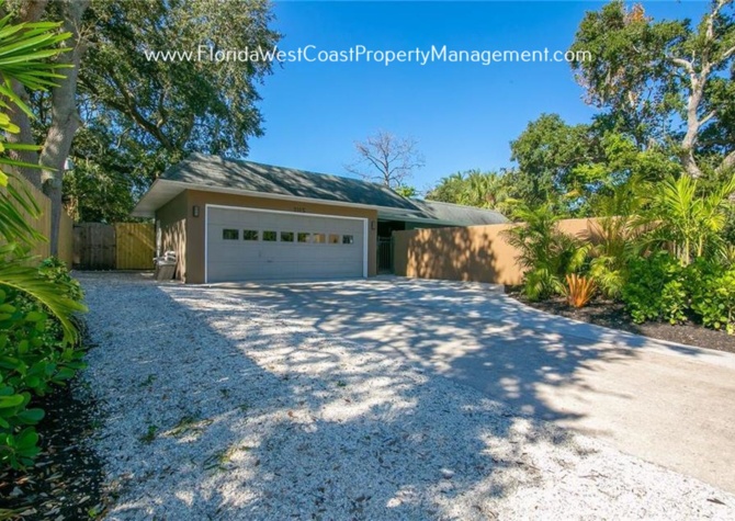 Houses Near SARASOTA POOL HOME! FENCED YARD! SUPER LOCATION TO DOWNTOWN SARASOTA!  AVAILABLE NOW 