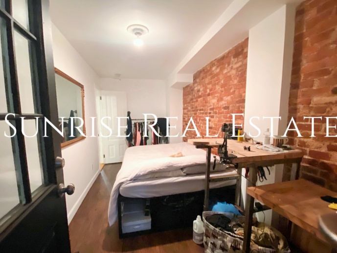 NO-FEE Gorgeous Bed Stuy 2 Bed, Private Outdoor Space, Steps to Trains!
