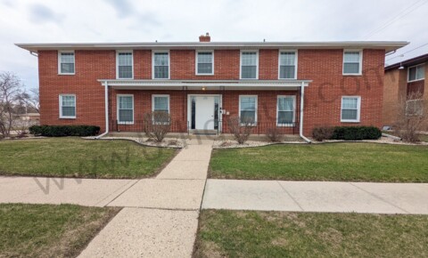 Apartments Near Carthage Colonial 2105  for Carthage College Students in Kenosha, WI