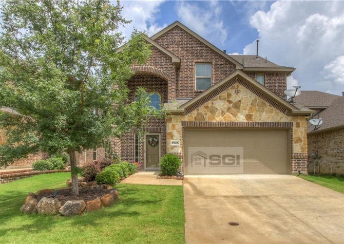Houses Near Ready for Immediate Move in! Fossil Creek Beauty in Fantastic location