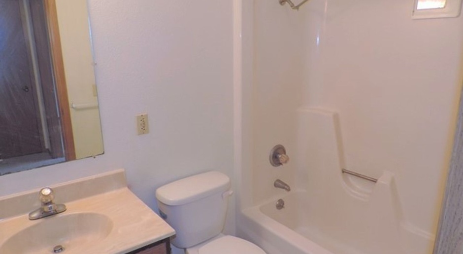 $1025 | 2 Bedroom, 1 Bathroom Condo | No Pets | Available for an August 1st, 2024 Move In!