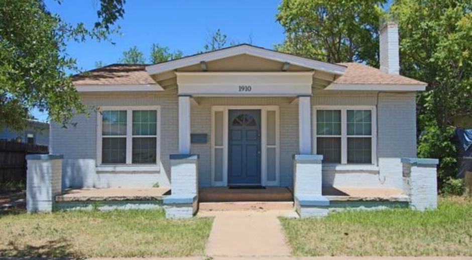 Half Off First Full Month's Rent /Timeless/Nostalgic Curb Appeal....Step Back to 1940