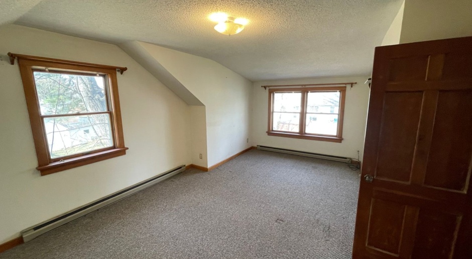 Three-Bedroom Home in Colonie, NY Available For Rent! 