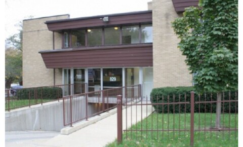 Apartments Near Madison Media Institute-Rockford Career College 829 N Court St for Madison Media Institute-Rockford Career College Students in Rockford, IL