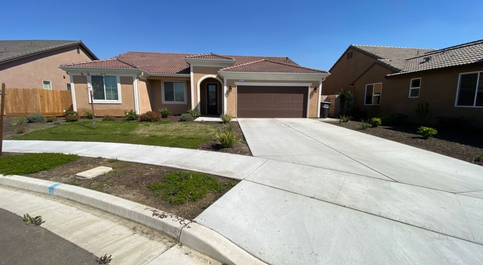NW Visalia Home Available Now!