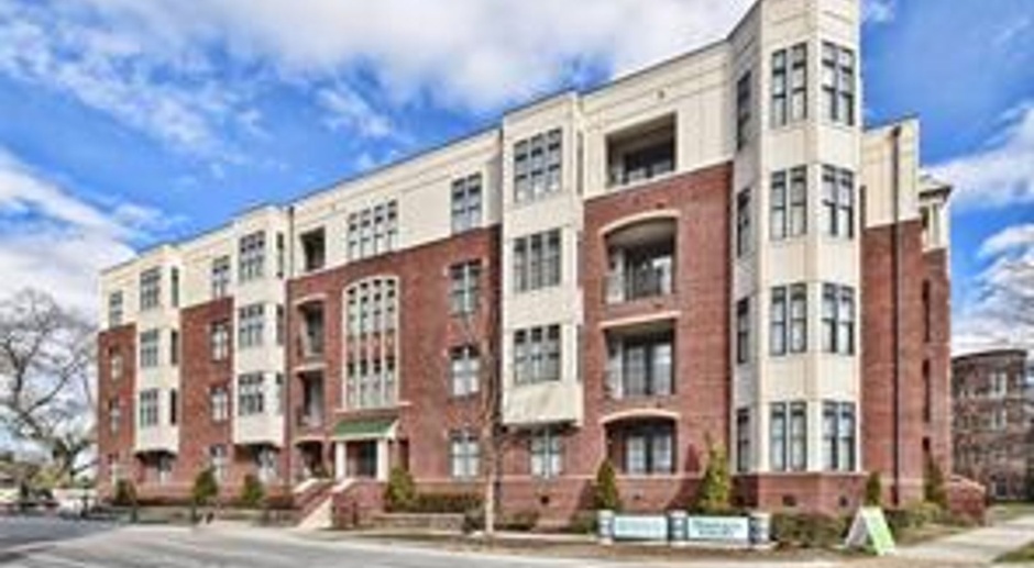 1 Bed 1 Bath Condo in Highly desirable Myers Park. Upscale condo all within walking distance to restaurants