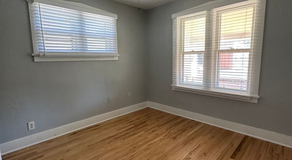 Beautiful 3 Bed 2 Bath Home For Rent in Denver!
