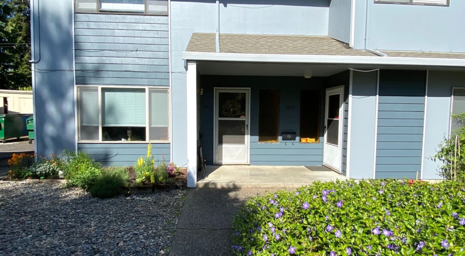 Fully Renovated 3 Bed, 1.5 Bath Townhouse in Multnomah Village