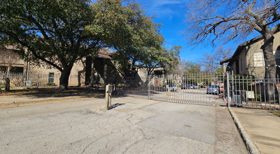 Charming 1 bedroom, 1 bathroom house in the heart of Dallas Near SMU