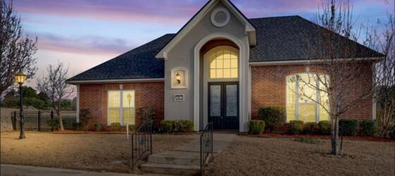 Ayers Career College Housing Ready in Olde Oaks! for Ayers Career College Students in Shreveport, LA