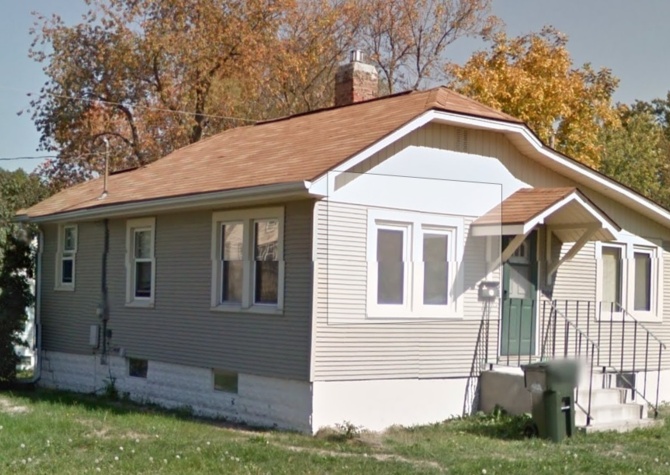 Houses Near Spacious 2 bedroom, 1 bath house in Iowa City on large corner lot