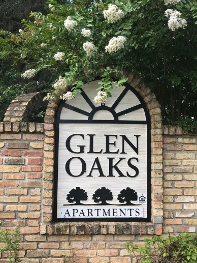Glen Oaks Apartments