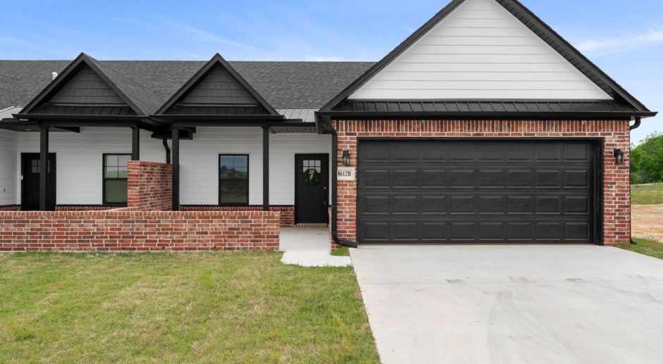Beautiful New Abbington Subdivision! Schedule a Showing TODAY Here at Our Model Unit! Ask About Move In Special! 