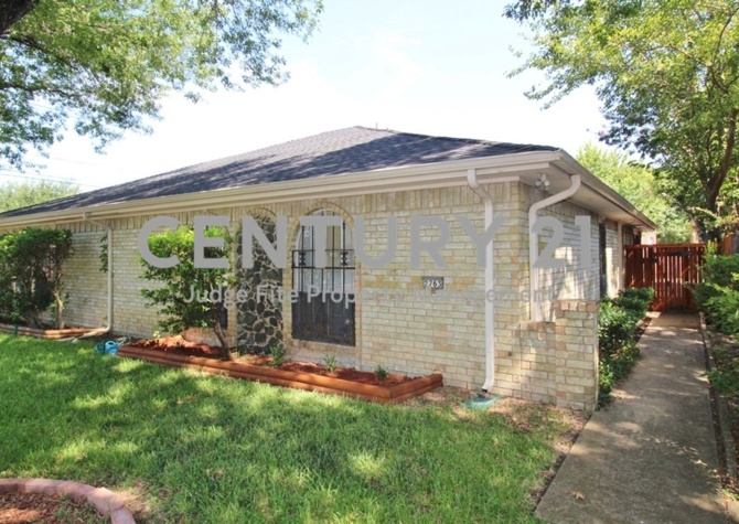 Houses Near Nice 3/2/1 Duplex in Dallas For Rent!