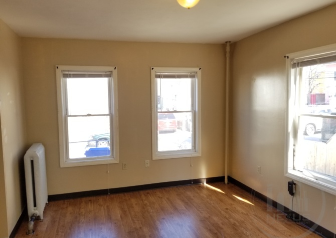 Houses Near [74 Sumner Ave]1stFlr 2Bed 2PetsOK(NO Dogs) Prkg Laundry DblParlor