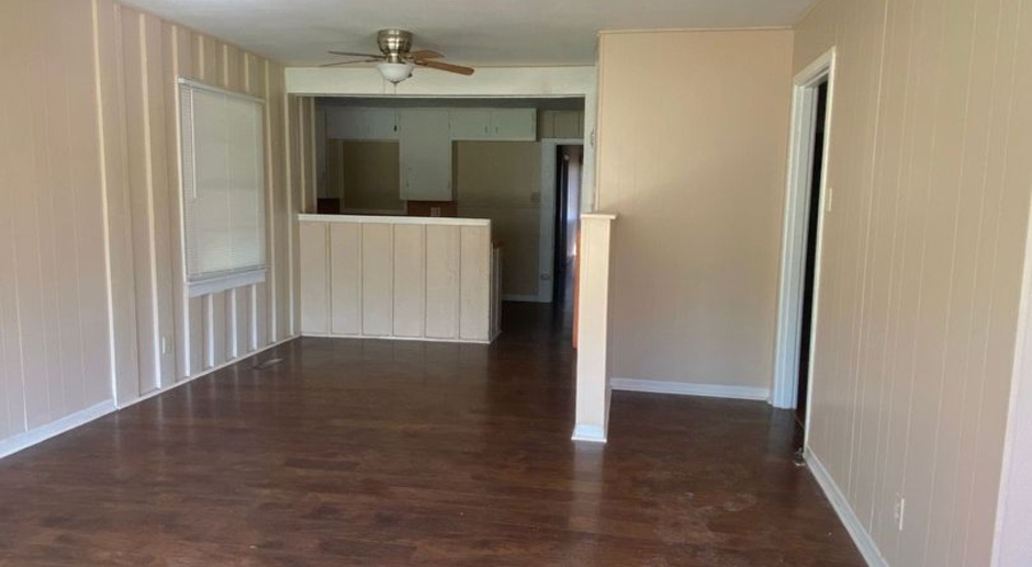 5 Bedroom Home - Walking Distance to ACU! MOVE IN SPECIAL! 