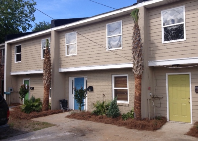 Houses Near 4BR Townhouse Downtown Available August 1st, 2021!