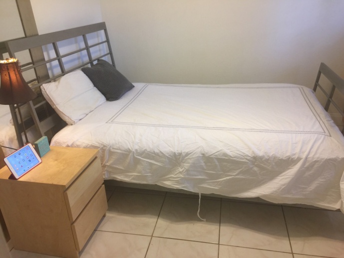 furnished MASTER BED w/ Private Bath for RENT ALL UTILITIES INCLUDED (North Miami Beach 33162)