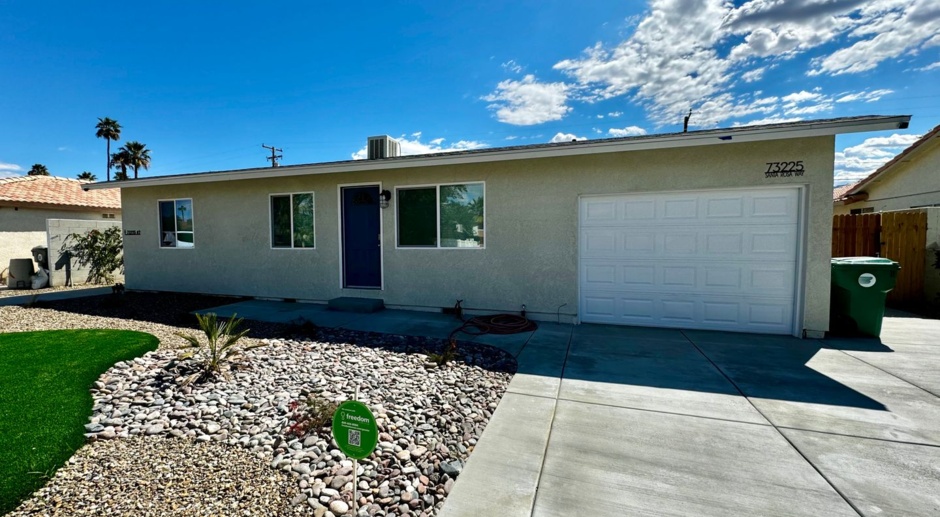 AVAILABLE NOW! Lovely 3 Bed / 1 Bath home in Palm Desert! 