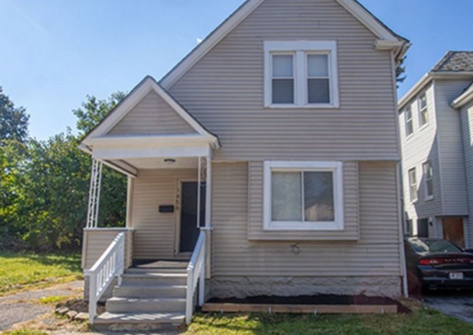 Houses Near East Side 4-5 Bedroom Single-Family Newly Renovated - Available Now