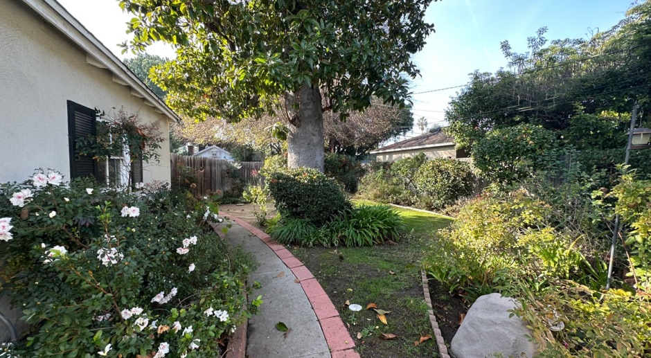 Lovely Family Home near Virginia Country Club in Bixby Knolls