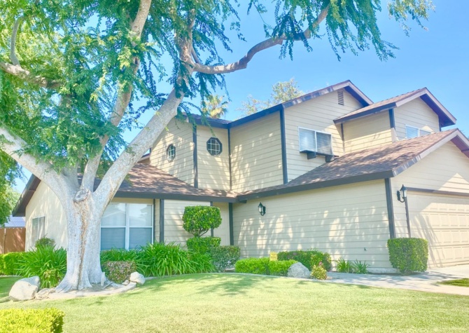 Houses Near Explore this attractive property in Bakersfield, ready for immediate occupancy
