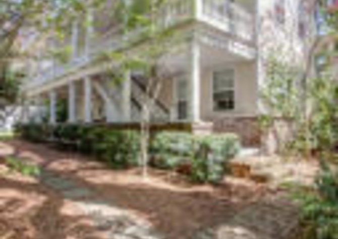 Houses Near Beautiful 2 BR/1 BA Furnished Apartment Available in Downtown Charleston!