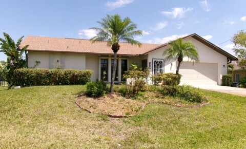 Houses Near Cape Coral Shamrocks Lake Pool Home Available Now for Cape Coral Students in Cape Coral, FL