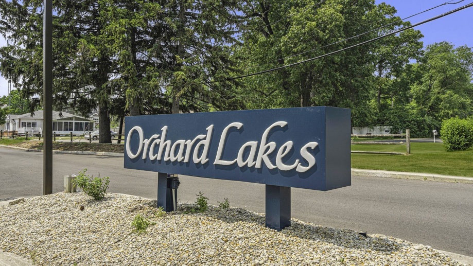Orchard Lakes Apartments