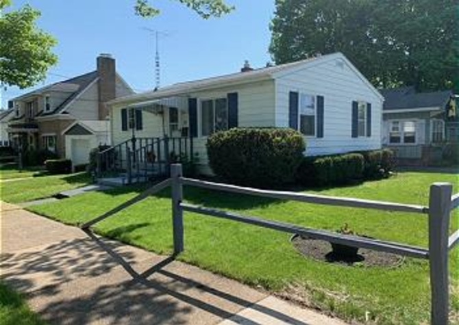 Houses Near Furnished Seasonal Two Bed Home in Ludington!