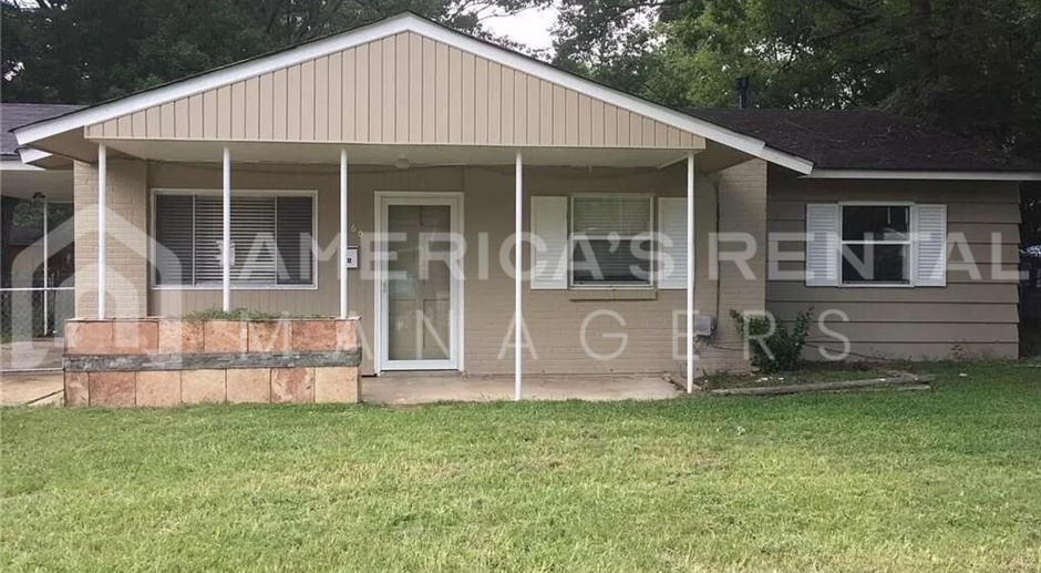 Home for rent in Montgomery! Available to View with a 48-hour notice!!!