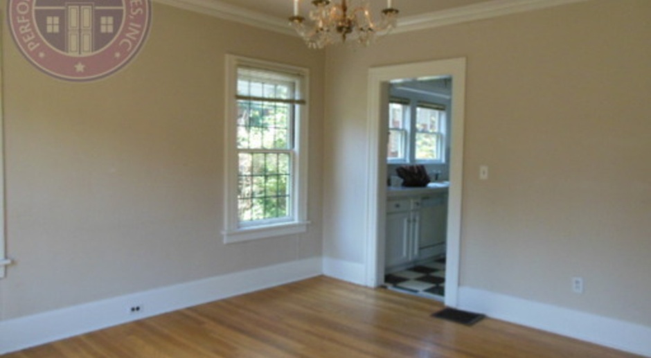 No Security Deposit with Rhino!!! Charming 1927 Laurelhurst Home with Refinished Hardwood Floors!
