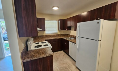 Apartments Near Everest 925-927 Duplex  for Everest University Students in Pompano Beach, FL
