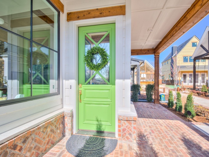 2 minute Walk to downtown Edmond! High-End everything, Lots of unique community amenities!