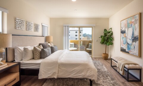 Apartments Near California Western School of Law **MOVE IN SPECIAL** 1st months rent free on select units for California Western School of Law Students in San Diego, CA