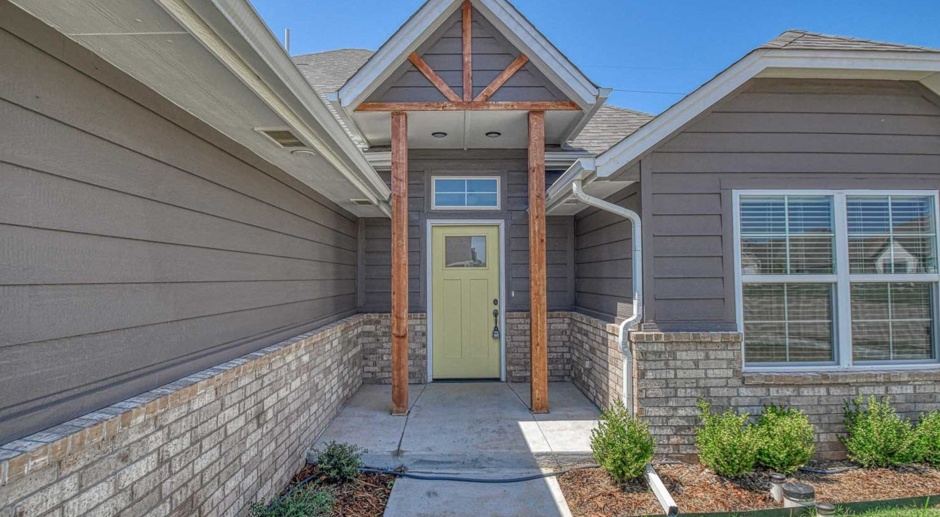 Brand New Construction in Summit Lakes! 